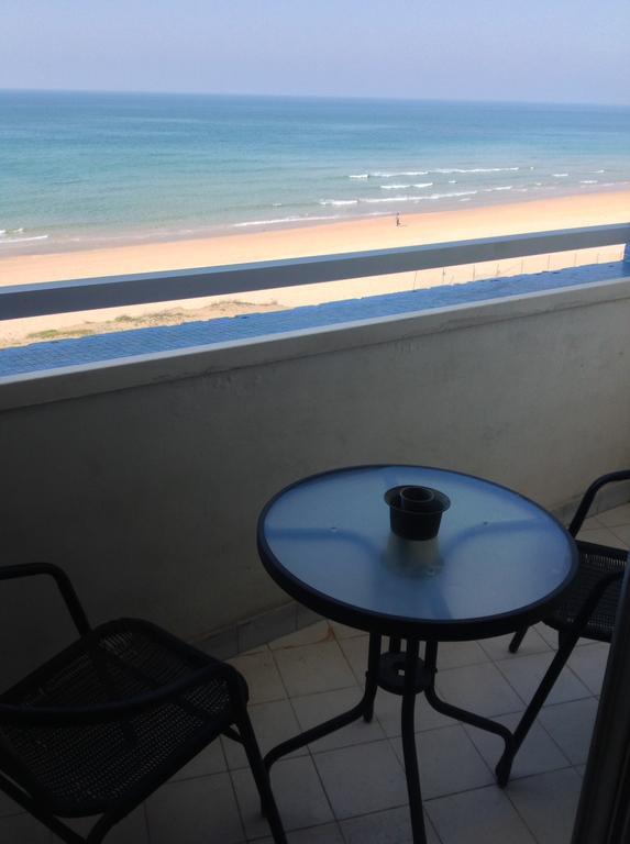 Perfect Sea View Apartment Bat Yam Room photo